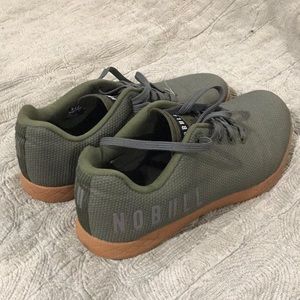 Men’s 9.5 NoBull trainer shoes